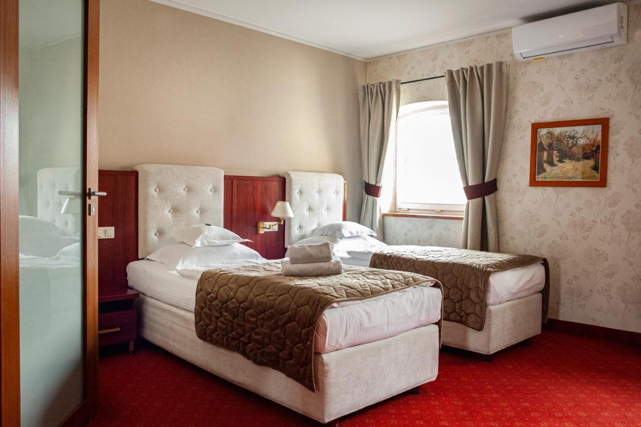 Hotel Spichlerz Lubawa エクステリア 写真